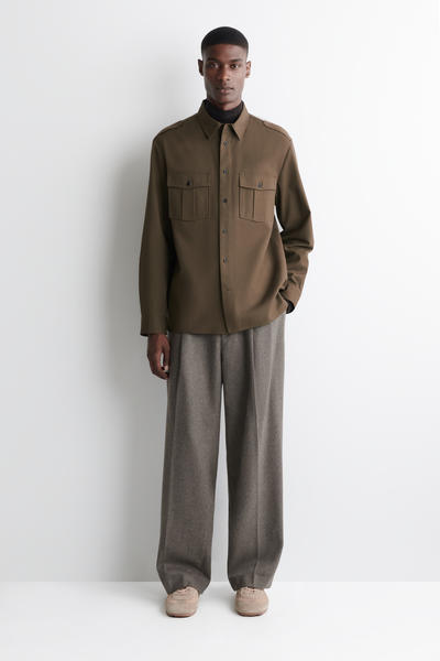 COS エポレットディテール綿シャツ