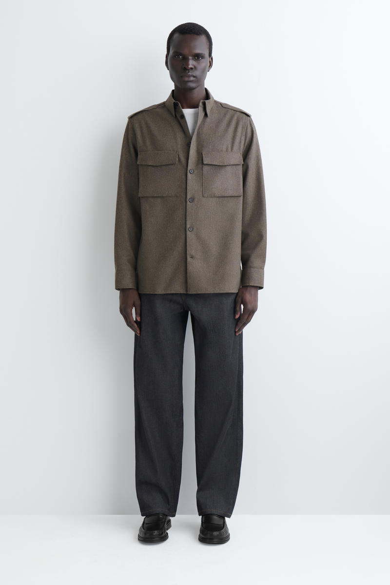 COS ボタンダウンカラーウールシャツ