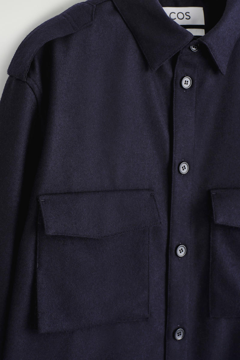 COS ボタンダウンカラーウールシャツ