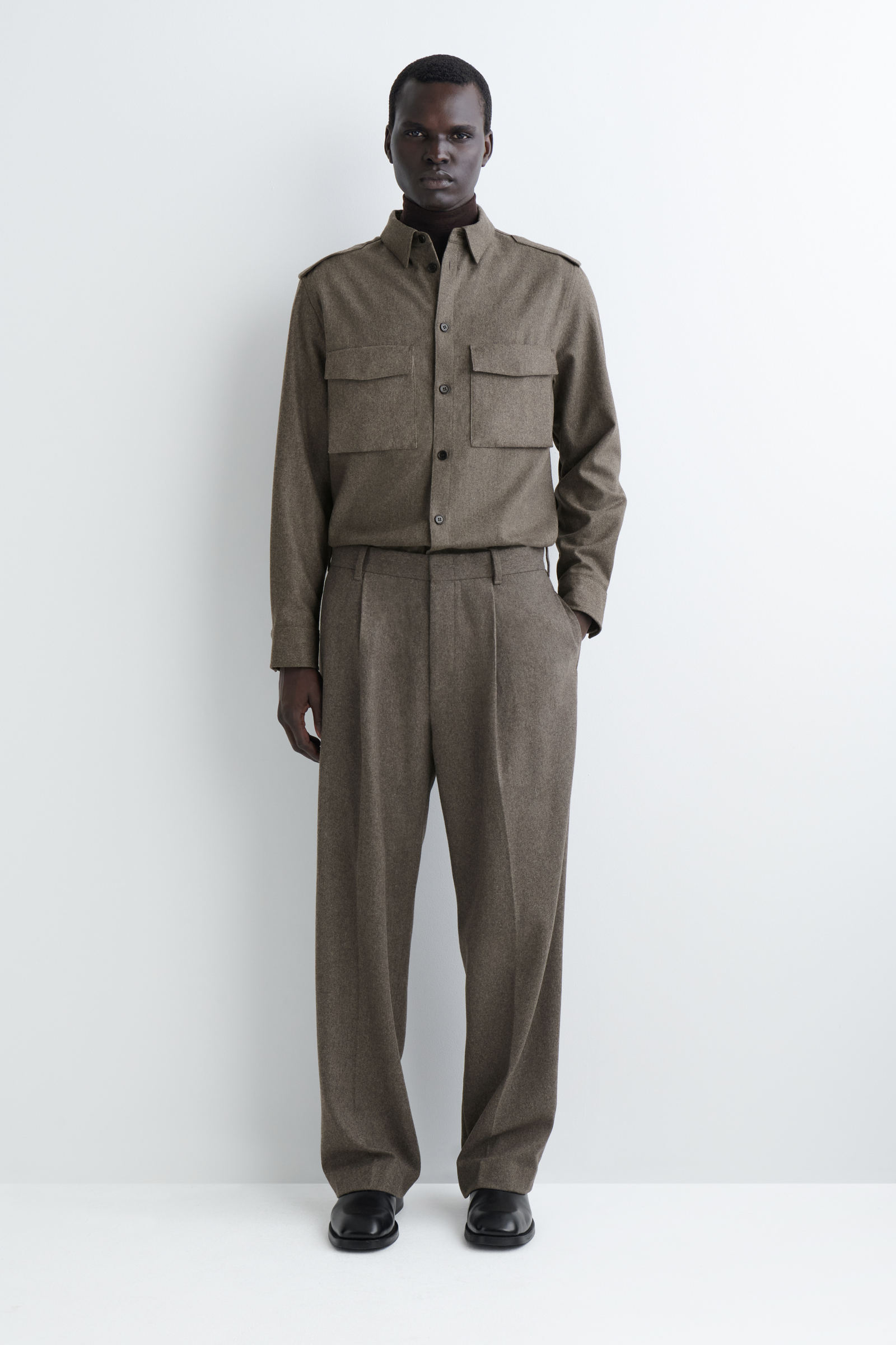 RELAXED WOOL STRAIGHT-LEG TROUSERS オーバーサイズウールストレート