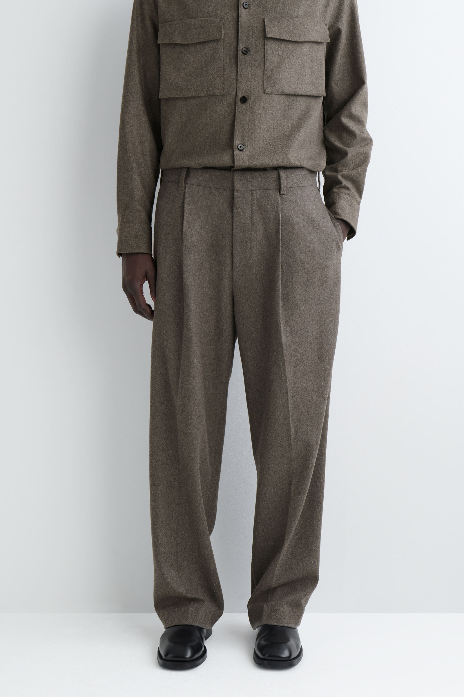RELAXED WOOL STRAIGHT-LEG TROUSERS オーバーサイズウール