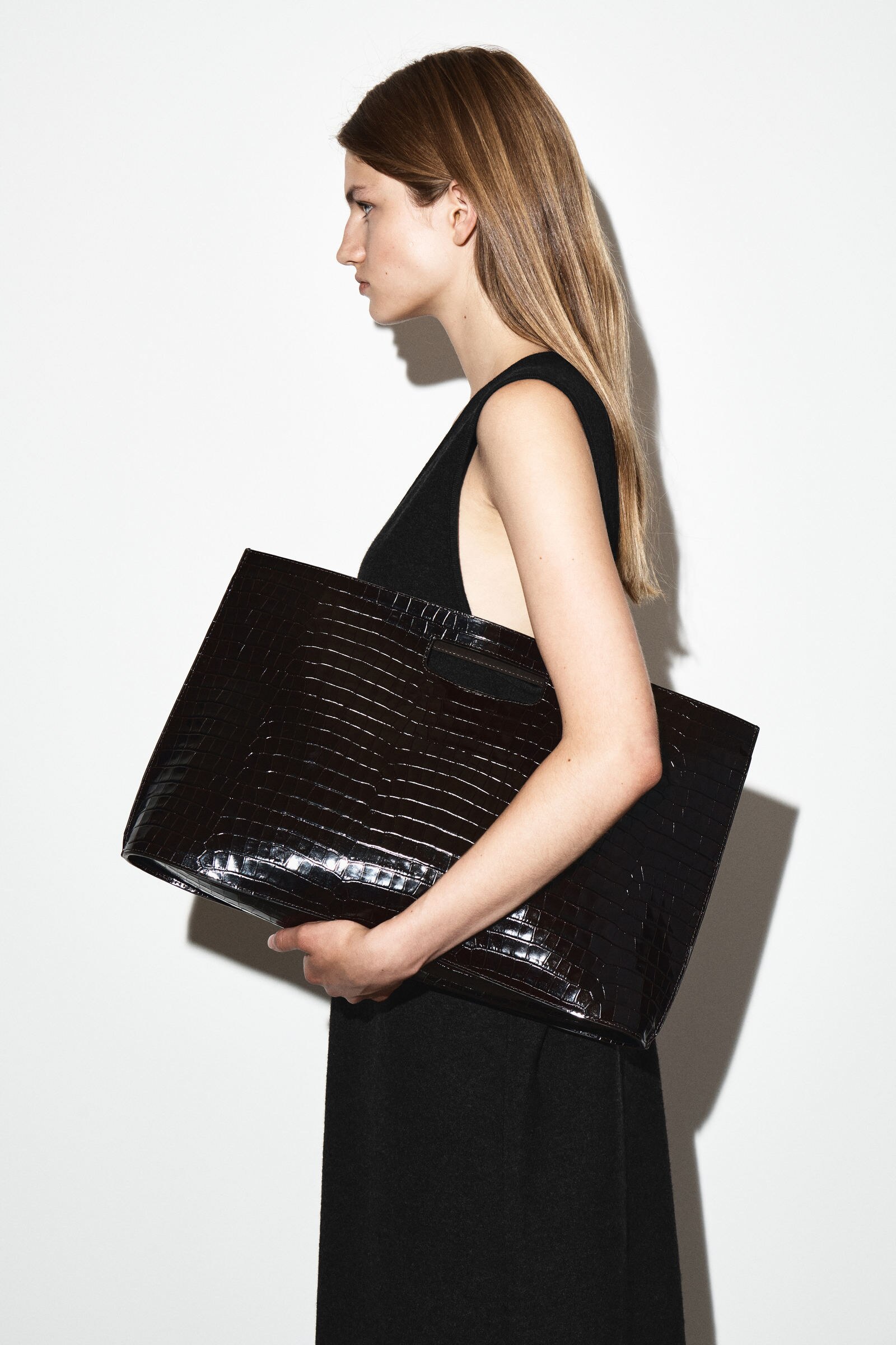 FOLIO OVERSIZED BAG - CROC-EFFECT LEATHER フォリオ オーバー