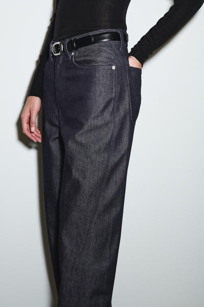 COS バレルレッグデニムトラウザーズ