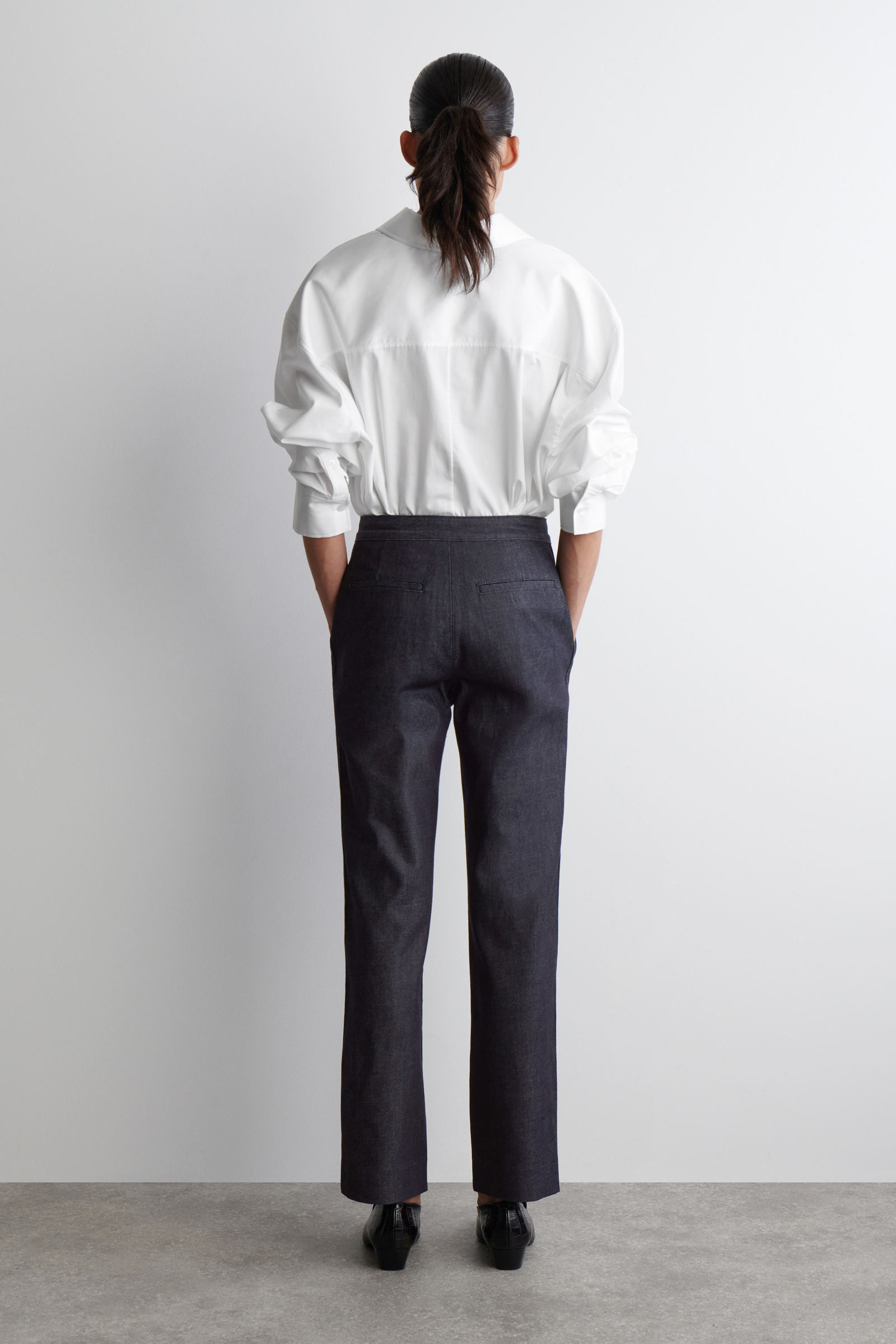 STRAIGHT-LEG DENIM TROUSERS ストレートレッグデニムパンツ