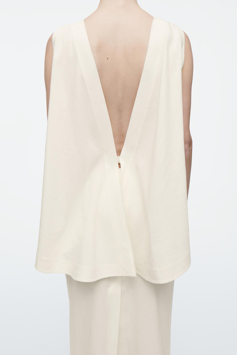 COS デコンストラクテッド オープンバックトップ