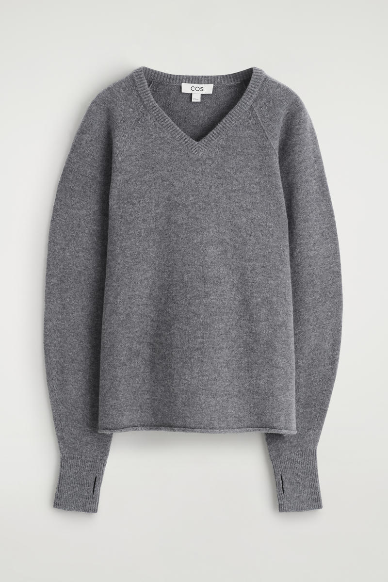 COS メリノウールVネックセーター