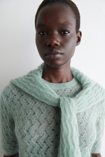 COS ポインテール編みモヘアトップ