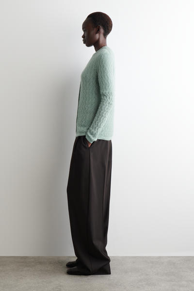 COS ポインテール編みモヘアカーディガン