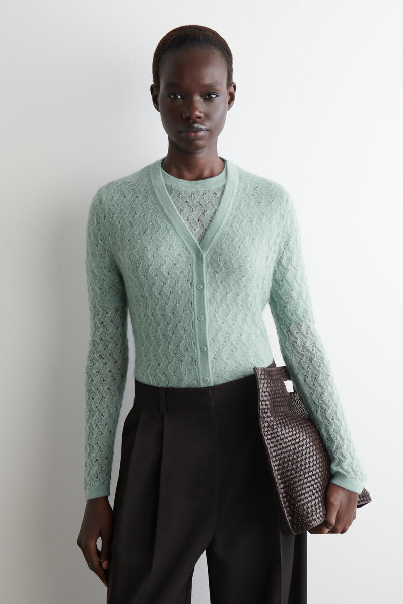 COS ポインテール編みモヘアカーディガン