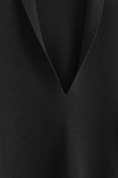 COS ドレープメリノウールVネックジャンパー