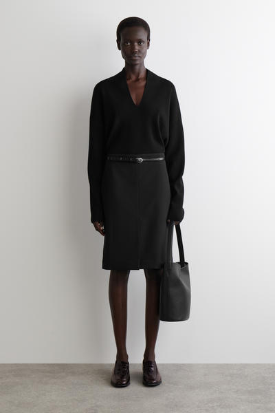 COS ドレープメリノウールVネックジャンパー