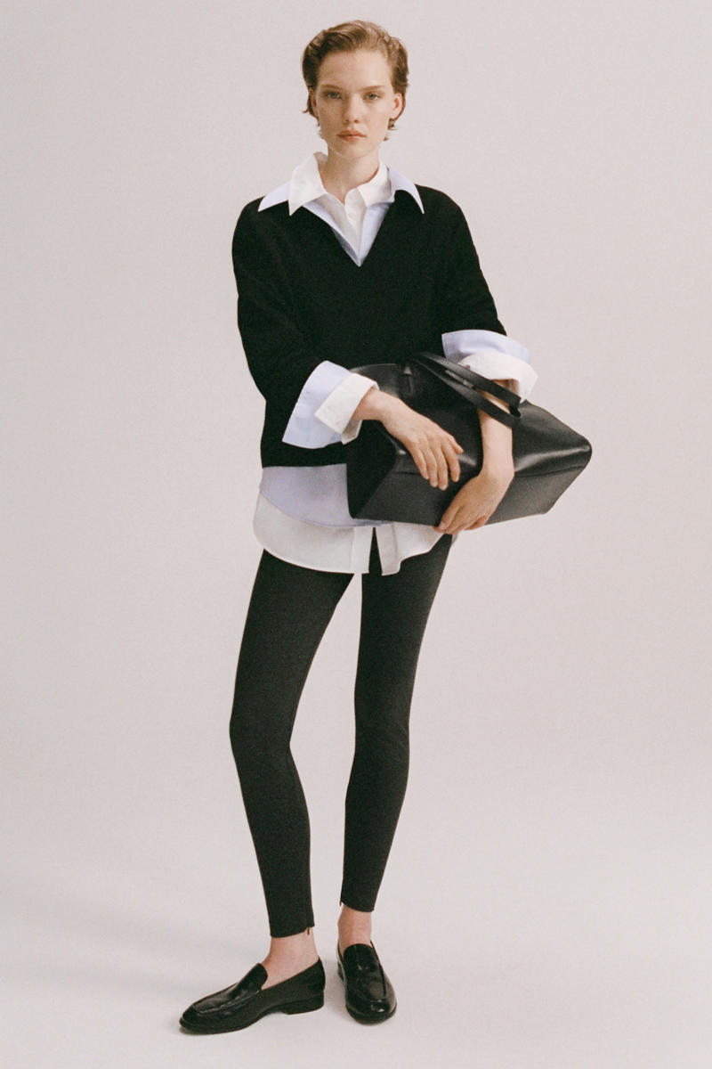 COS ドレープメリノウールVネックジャンパー