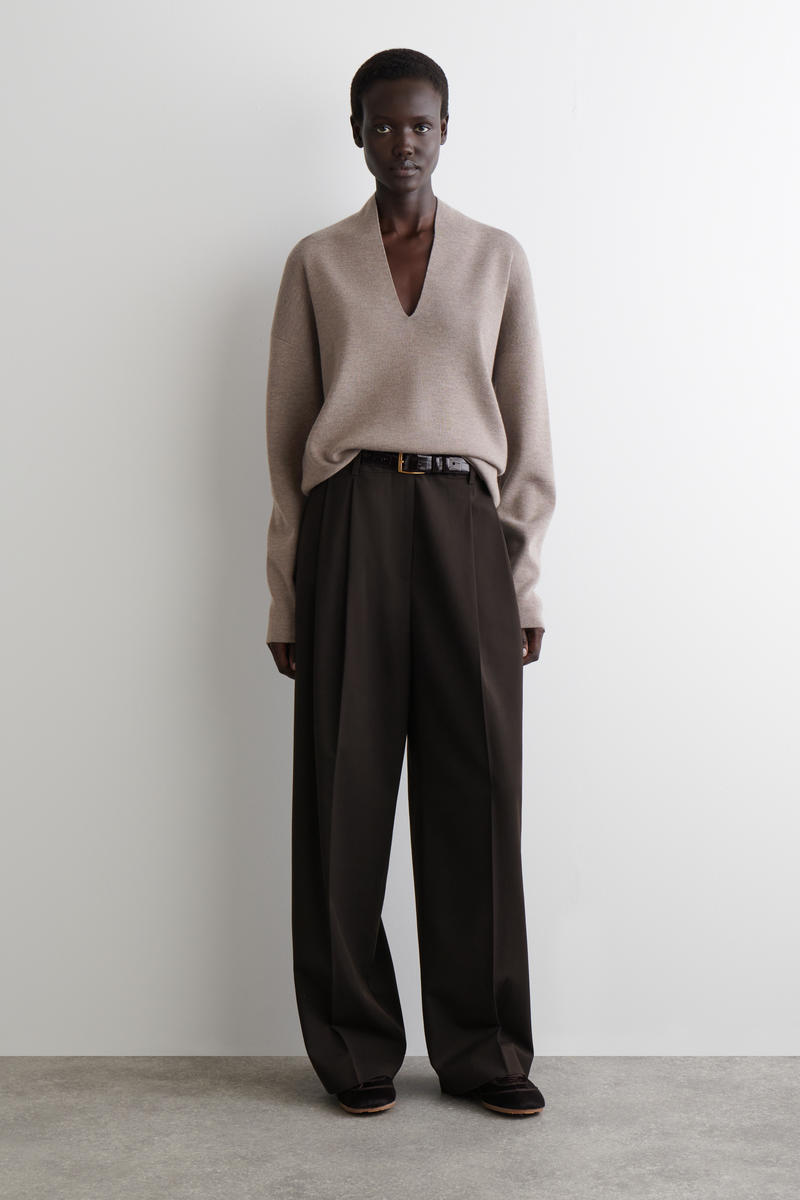 DRAPED MERINO WOOL V-NECK JUMPER ドレープメリノウールVネック