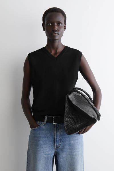 COS メリノウール Vネックベスト