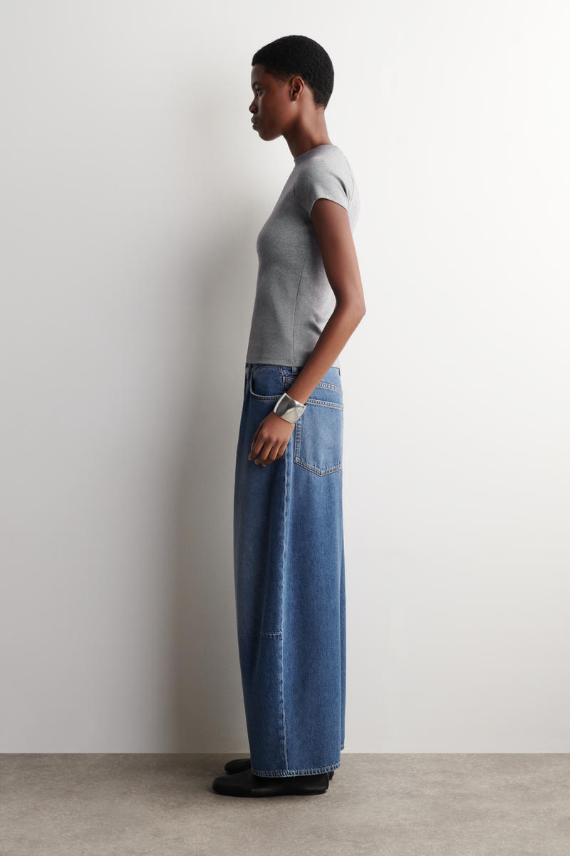 COS TWINEジーンズ - バレル