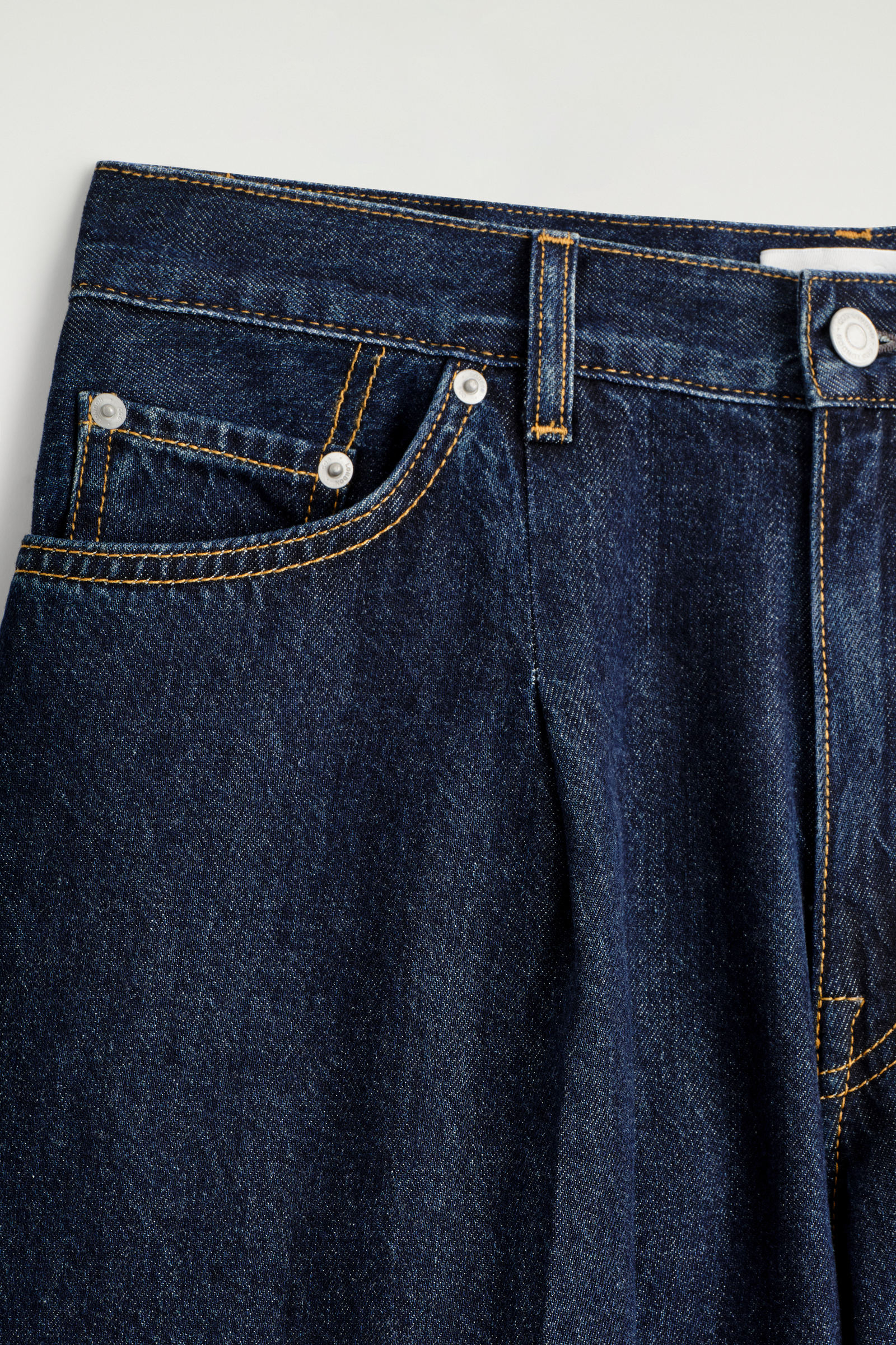 TWINE BARREL-LEG JEANS TWINEジーンズ - バレル ダークブルー｜COS