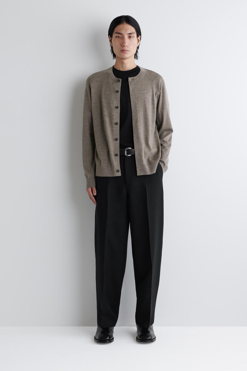 MERINO WOOL CREW-NECK CARDIGAN メリノウールクルーネック