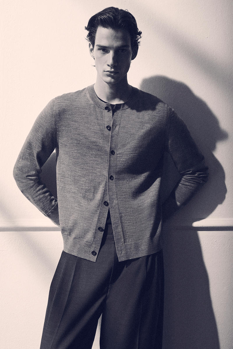 MERINO WOOL CREW-NECK CARDIGAN メリノウールクルーネック