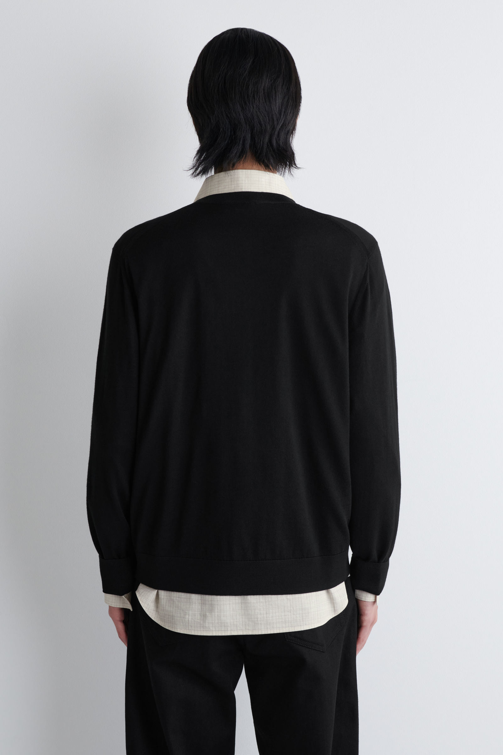 MERINO WOOL CREW-NECK CARDIGAN メリノウールクルーネック