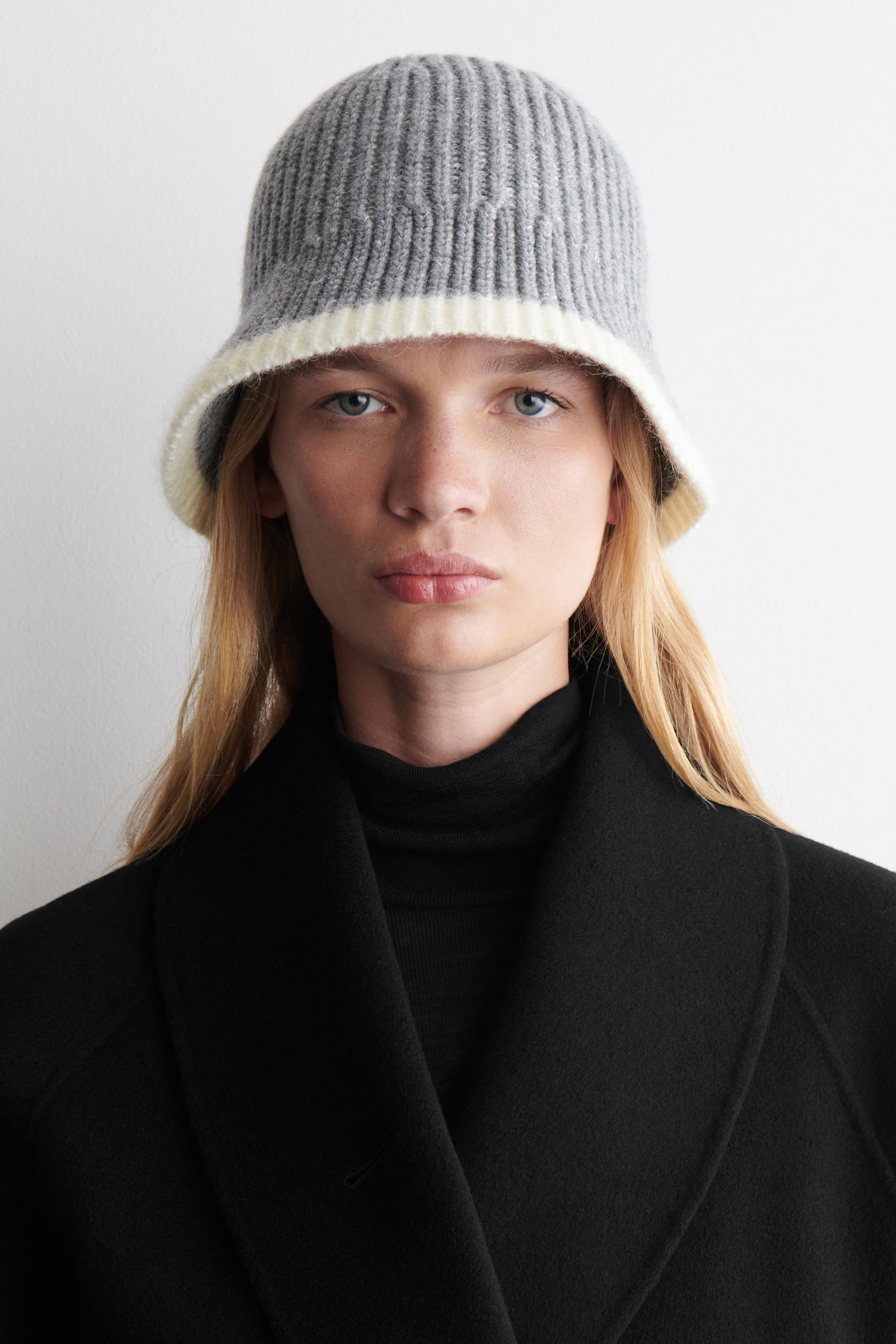 ハットリーヌ様   専用 CONTRAST-TIPPED WOOL-MOHAIR BUCKET HAT コントラストの効いたウール