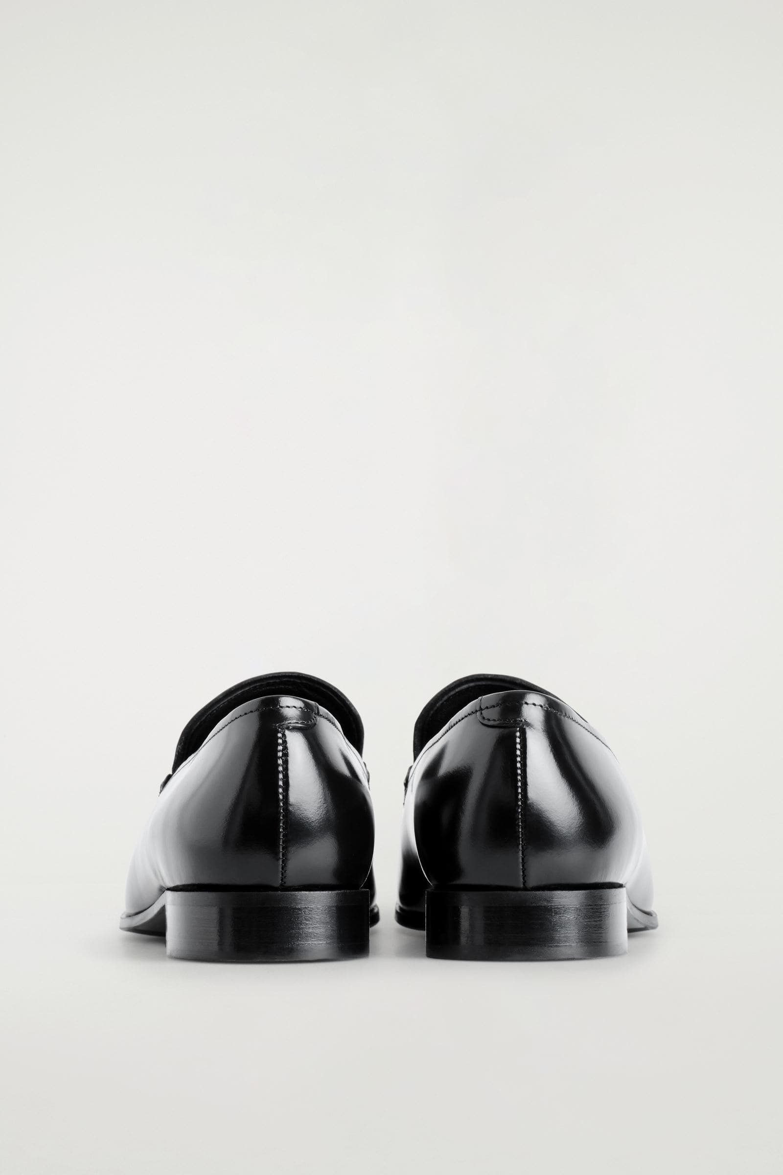 POLISHED-LEATHER LOAFERS ポリッシュドレザーローファー ブラック