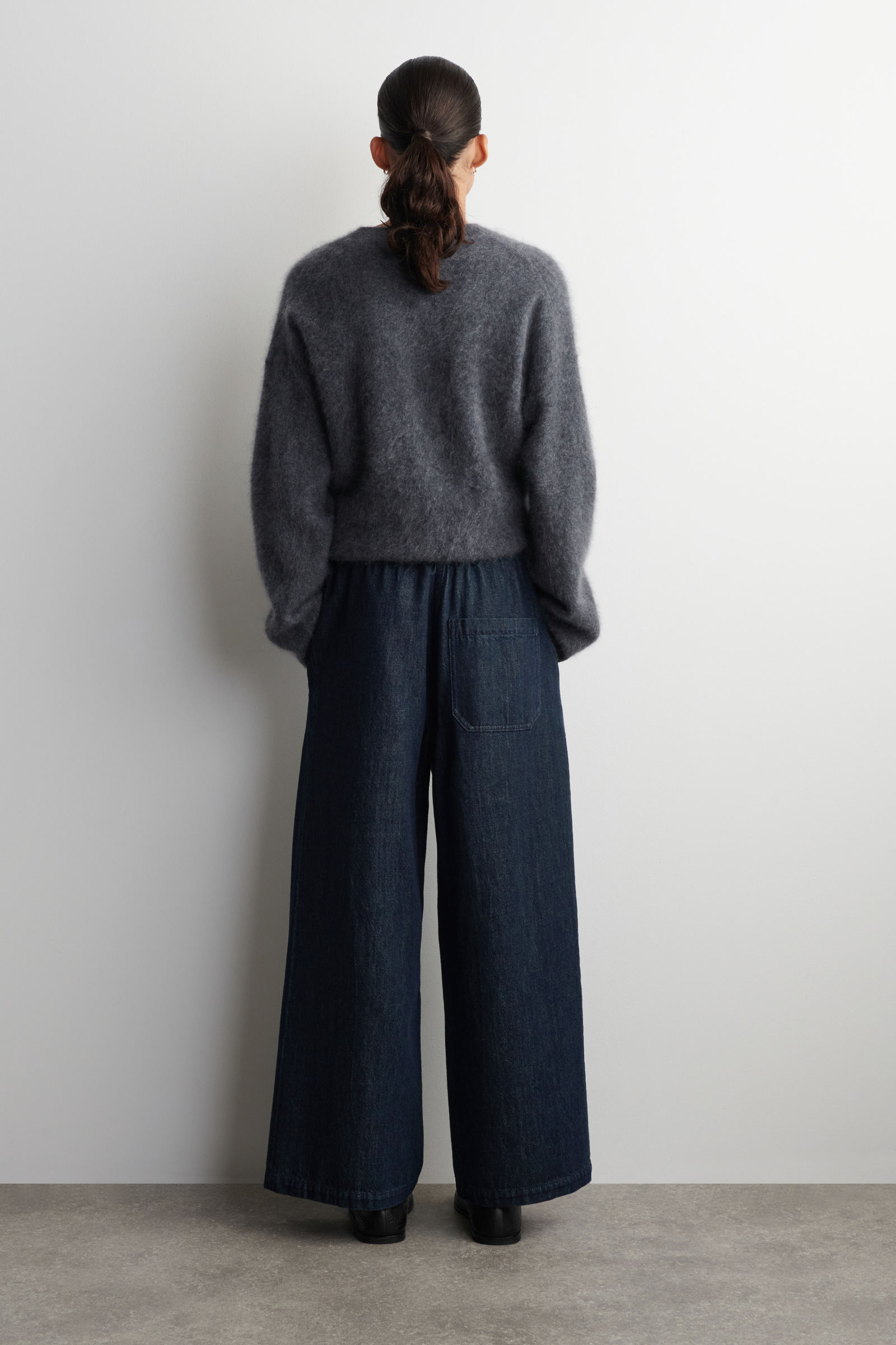 CROPPED DENIM WIDE-LEG TROUSERS クロップドデニムワイドレッグ