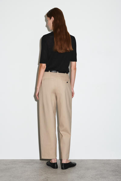 COS バレルレッグコットンチノ