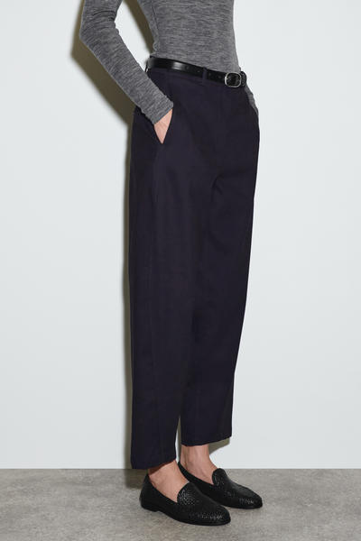 COS バレルレッグコットンチノ