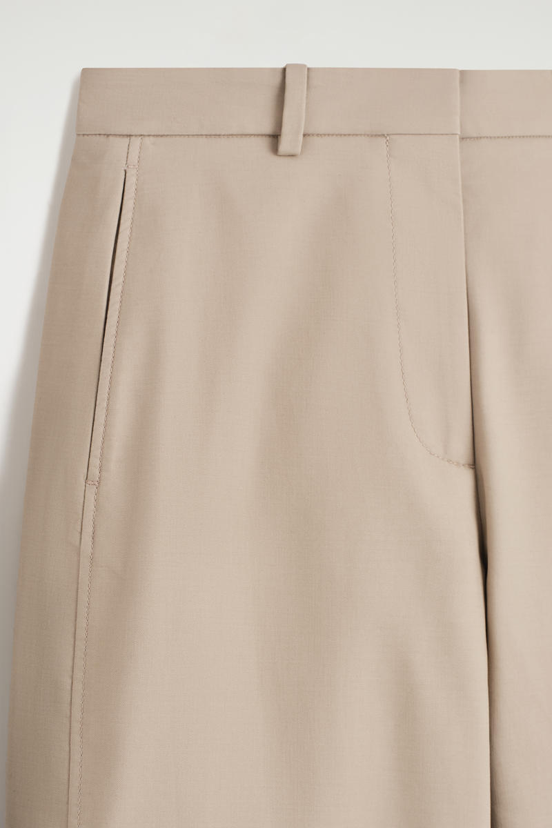 COS バレルレッグコットンチノ