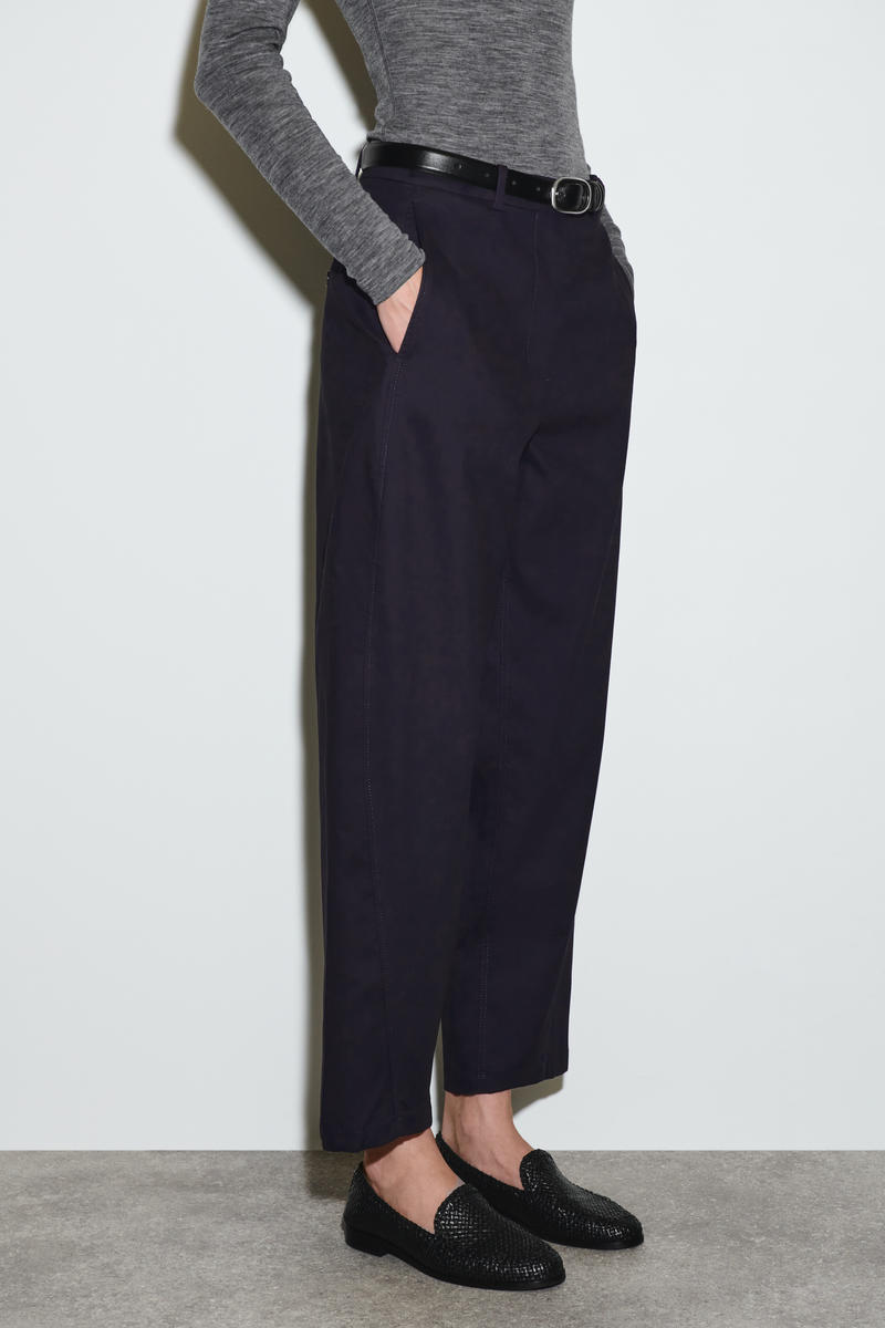 COS バレルレッグコットンチノ