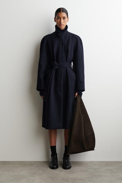 COS スラウチートート - スエード