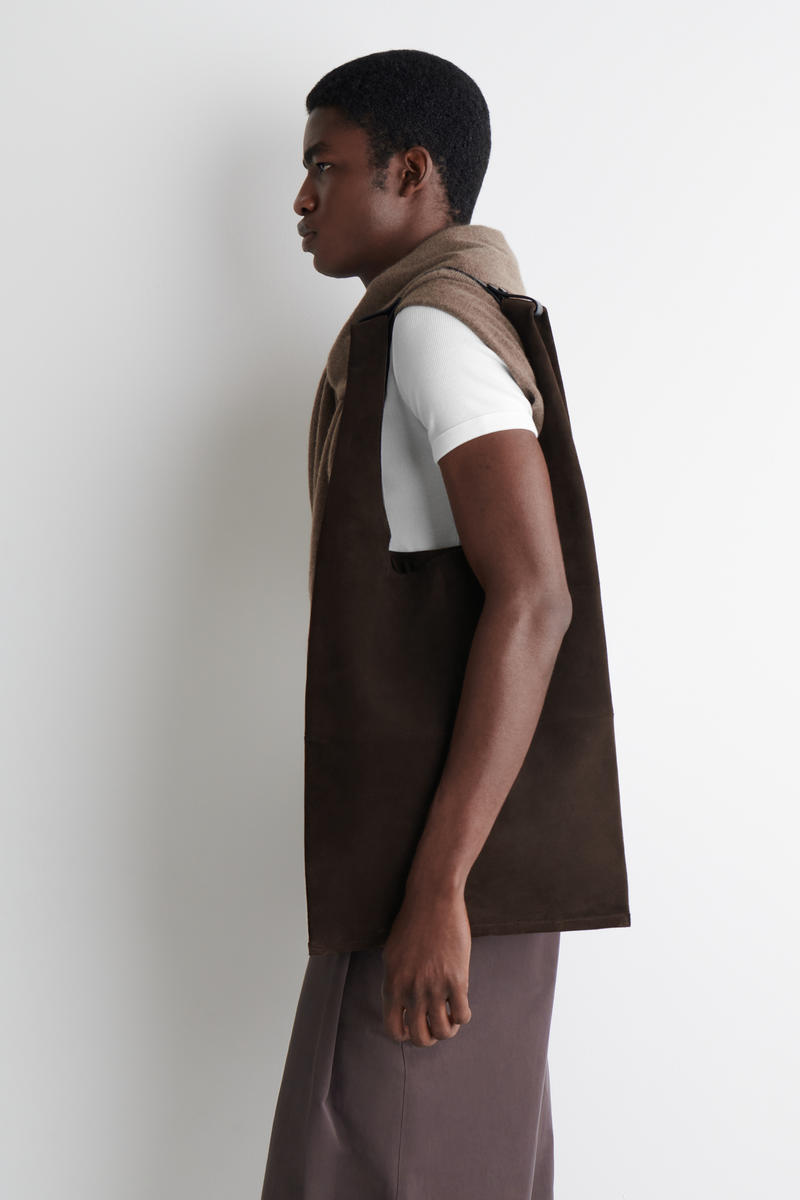 COS スラウチートート - スエード