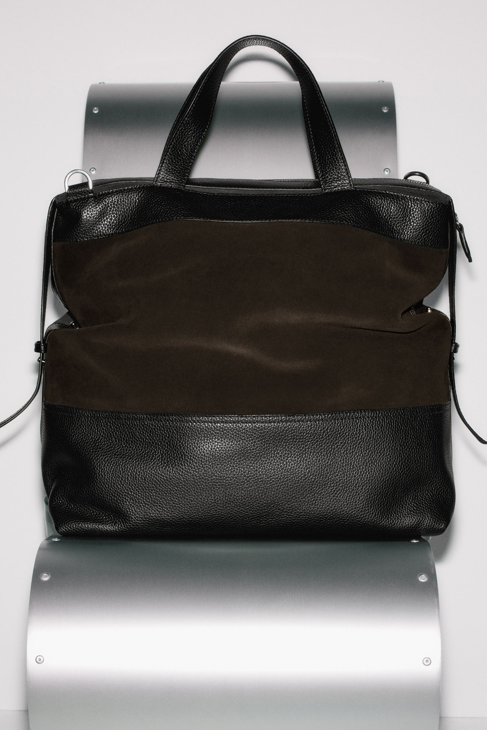 CITY MESSENGER BAG - LEATHER シティメッセンジャーバッグ - レザー