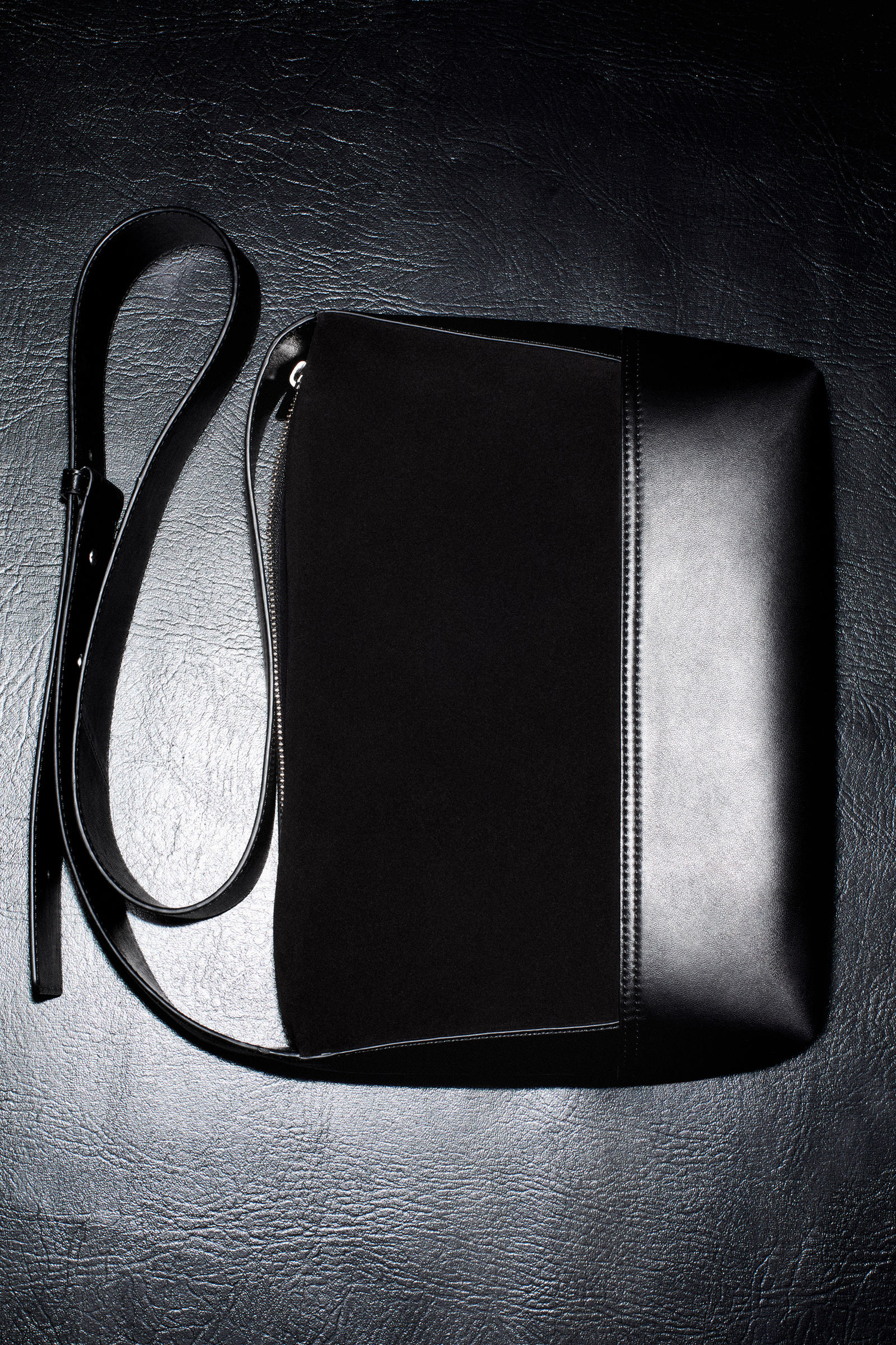 AGENDA SHOULDER BAG - LEATHER AGENDAレザーショルダーバッグ