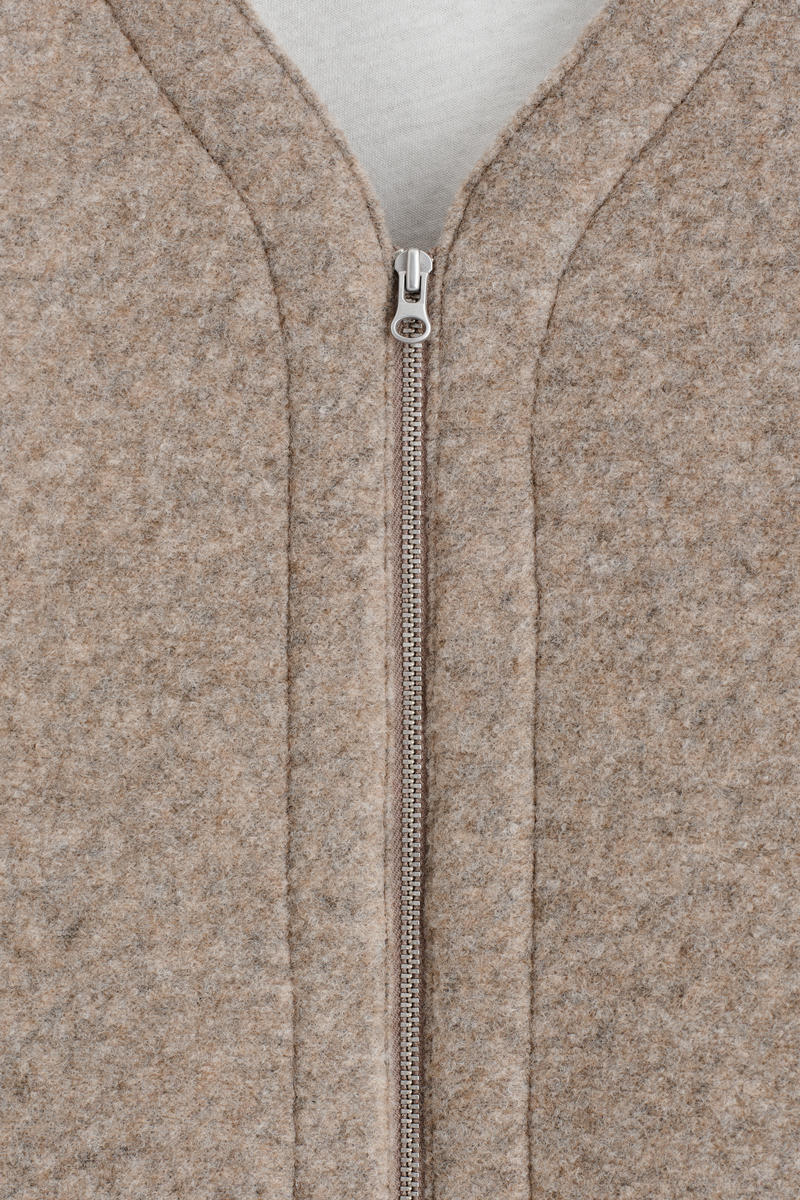 COS オーバーサイズフェルトスキューバジップアップカーディガン