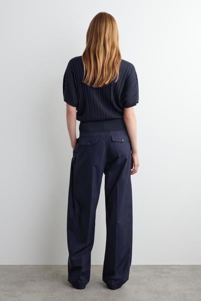 COS プリーツコットンバレルレッグトラウザーズ