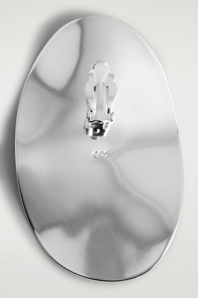 COS オーバーサイズオーバルイヤリング