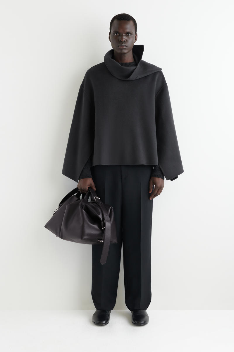 BOWLING BAG - LEATHER ボウリングバッグ-レザー｜COS コス 公式