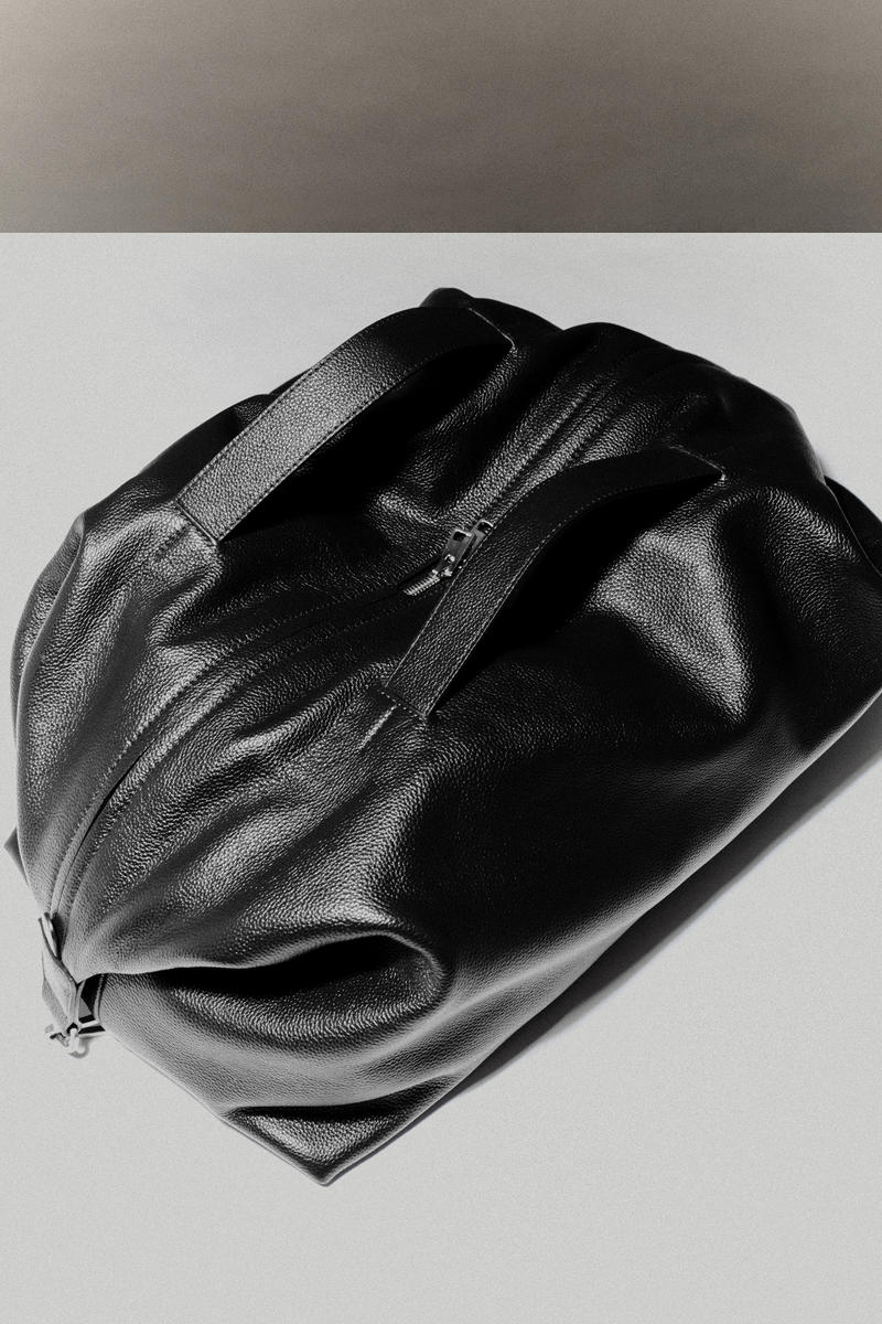 BOWLING BAG - LEATHER ボウリングバッグ-レザー エスプレッソ｜COS