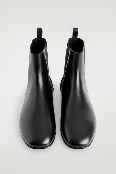 COS スリムレザーブーツ