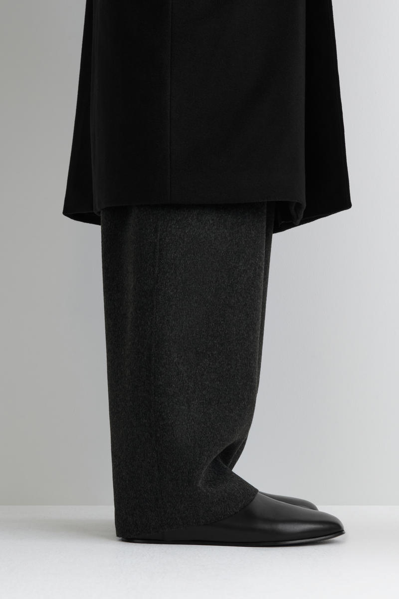 COS スリムレザーブーツ