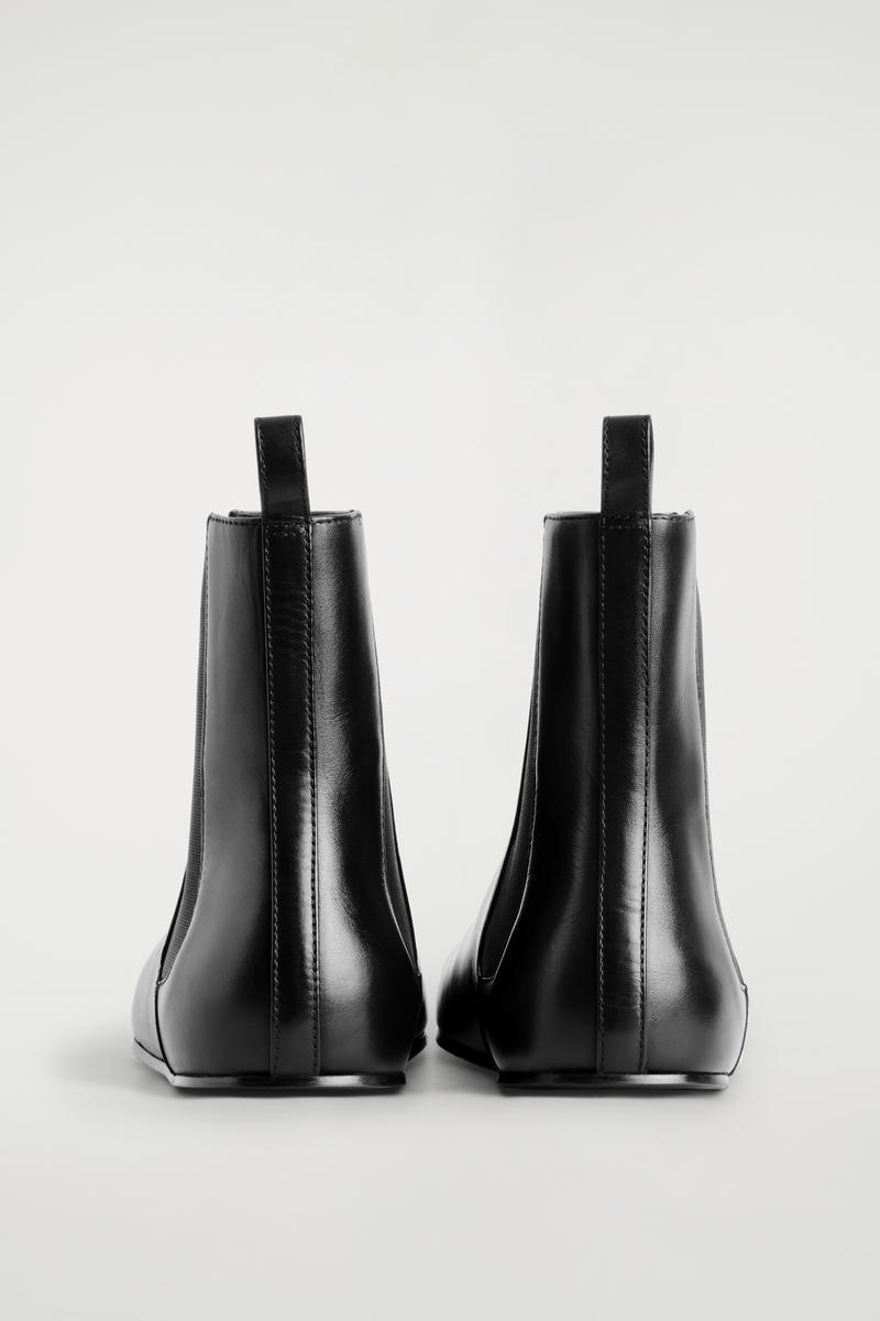 COS スリムレザーブーツ