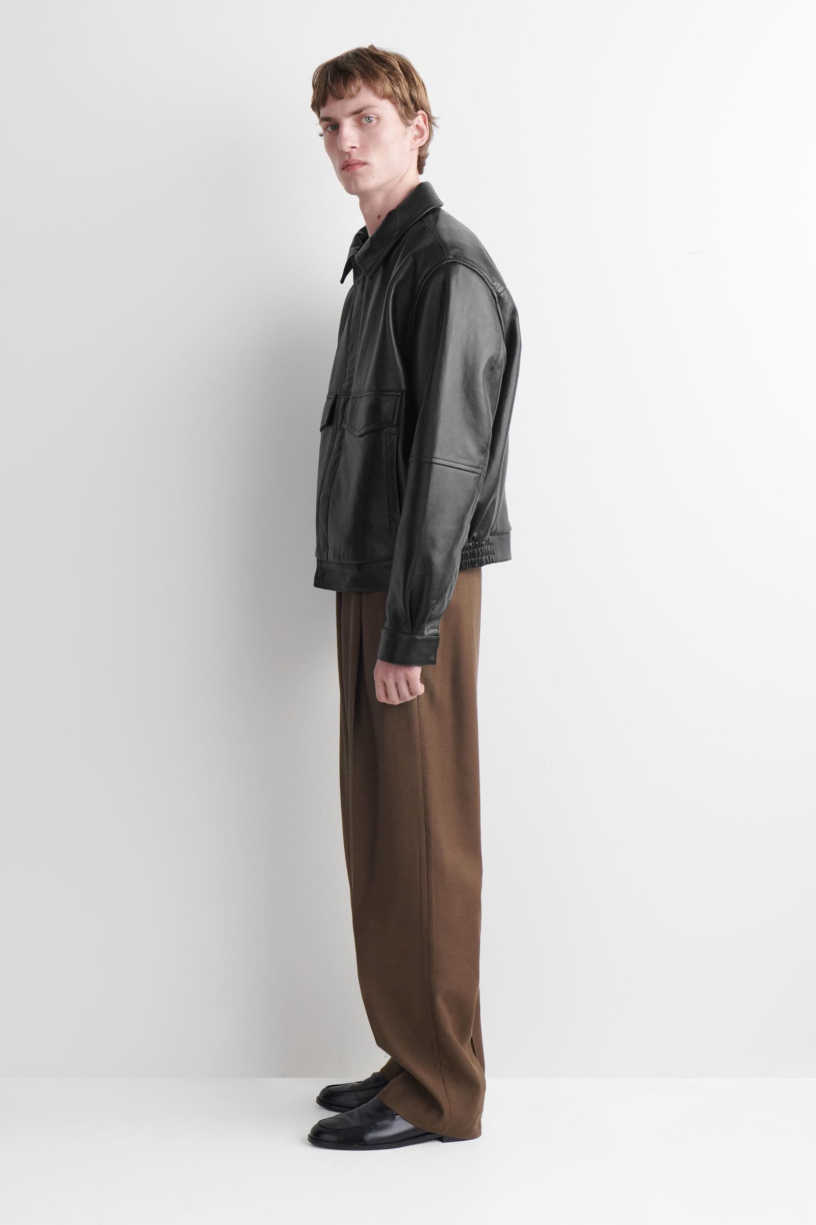 新品！COS ジャケット LEATHER BLOUSON JACKET レザーブルゾンジャケット ブラック｜COS コス