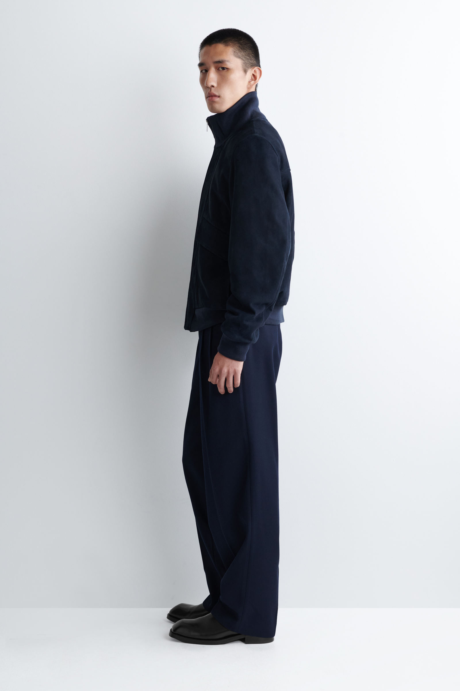 SUEDE FLIGHT JACKET スエードフライトジャケット ネイビー｜COS コス