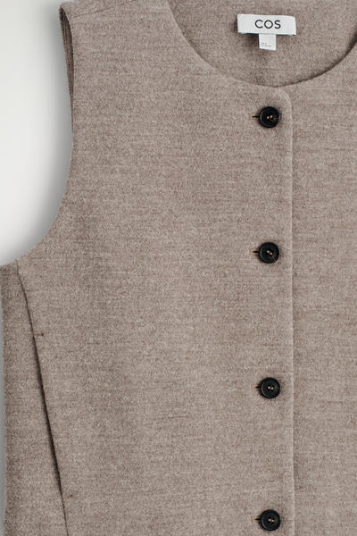 COS ボイルドメリノウールベスト