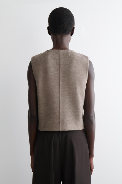 COS ボイルドメリノウールベスト