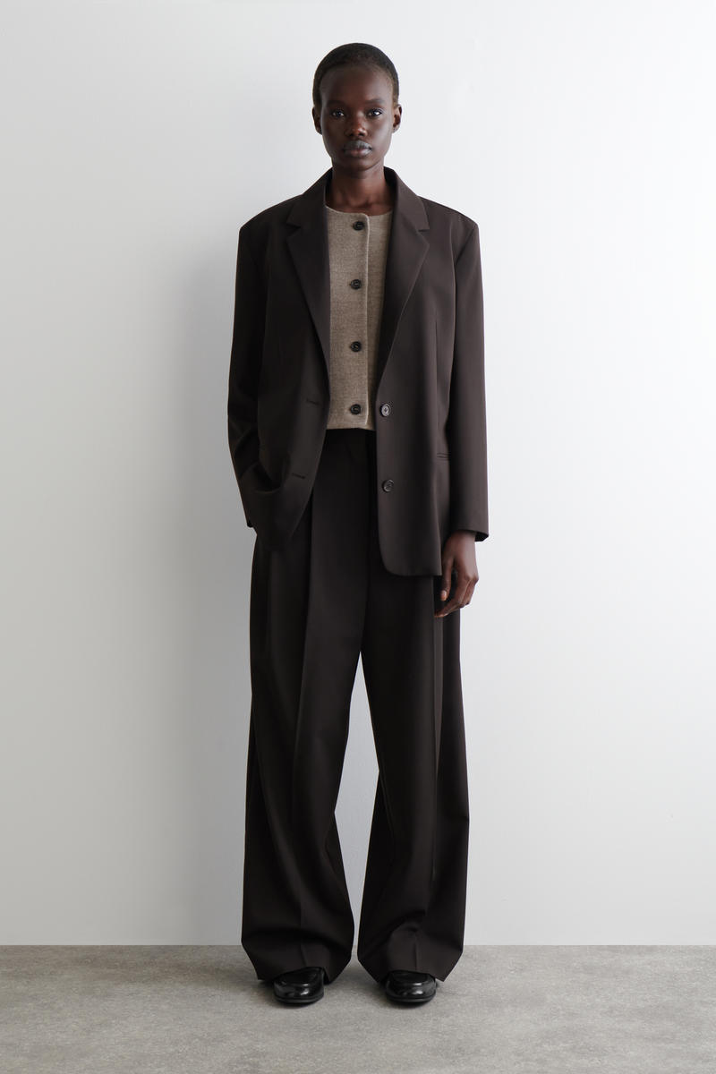 COS ボイルドメリノウールベスト