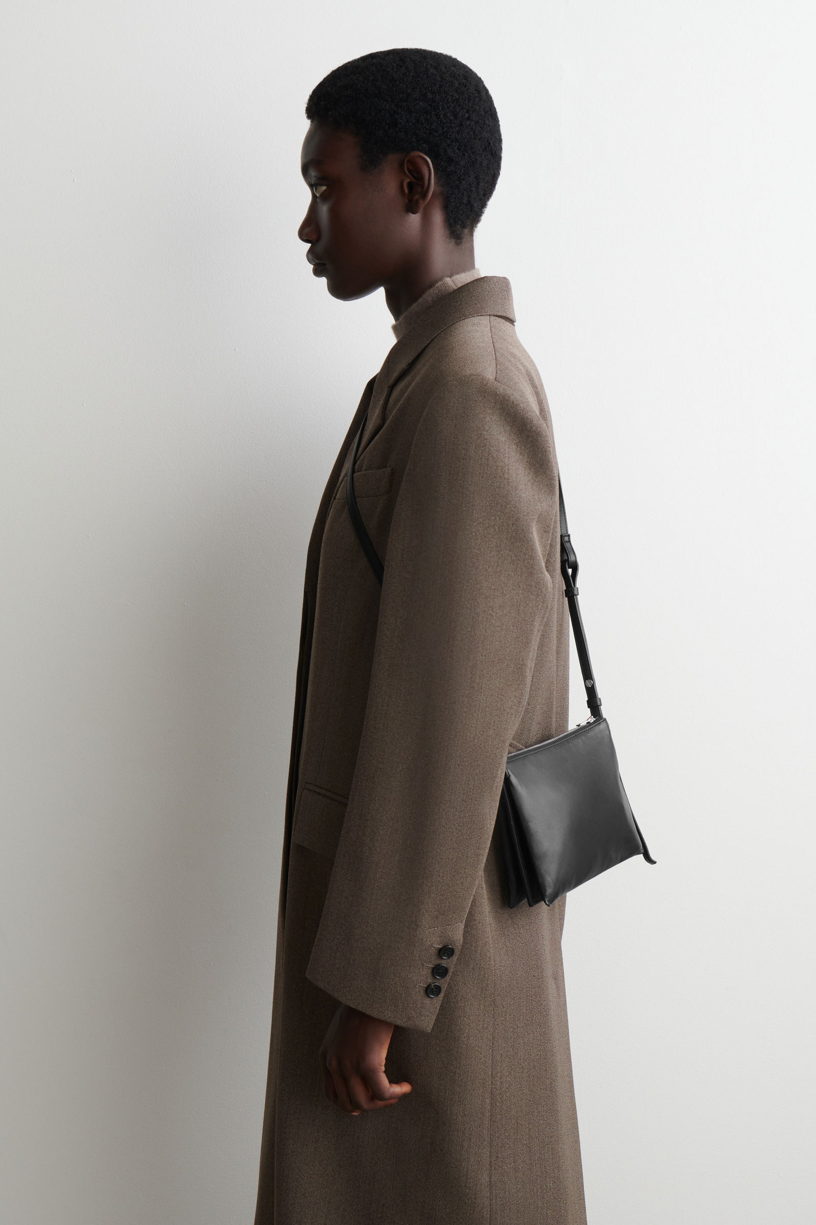 TROVE CROSSBODY BAG - LEATHER TROVEクロスボディバッグ