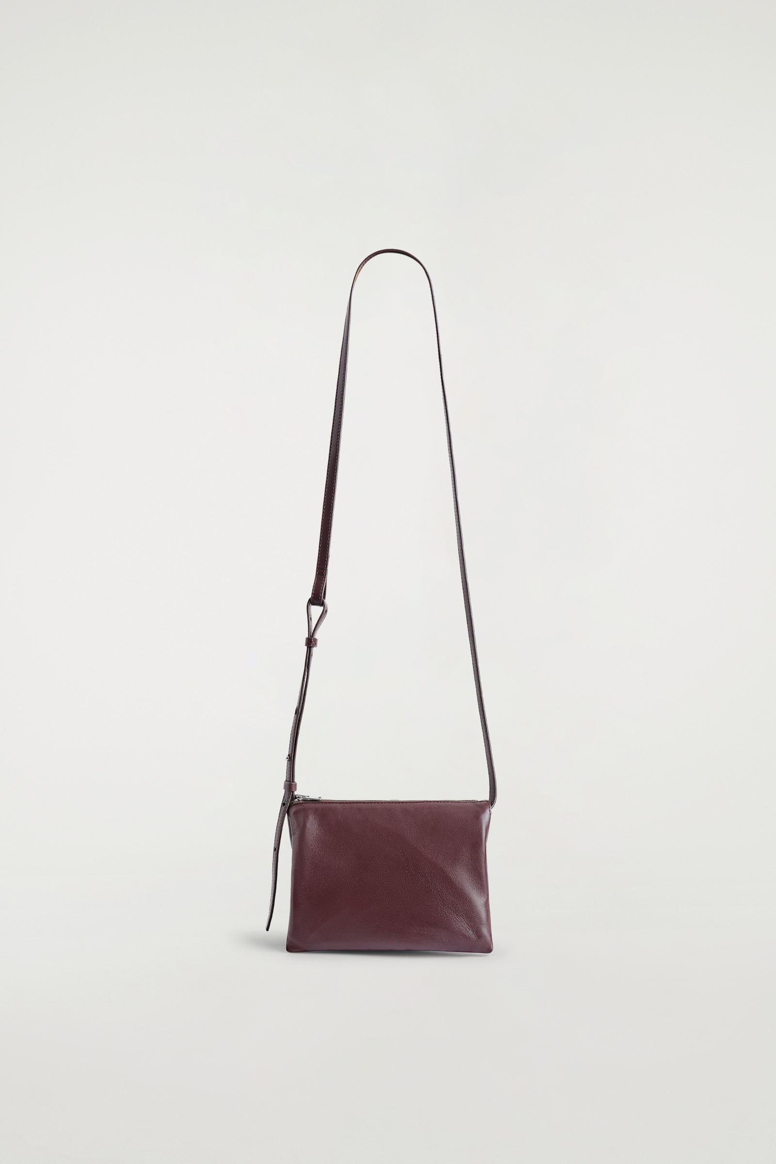 TROVE CROSSBODY BAG - LEATHER TROVEクロスボディバッグ - レザー