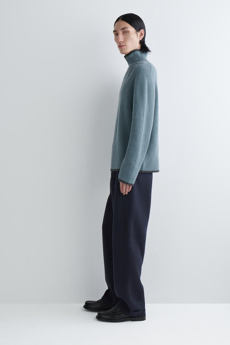 COS コントラストカラーのメリノウールセーター